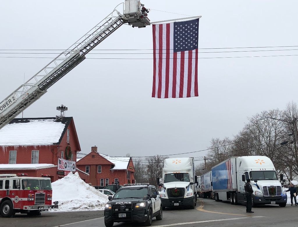 Trucks loaded with wreaths honoring veterans make stop in Raymond